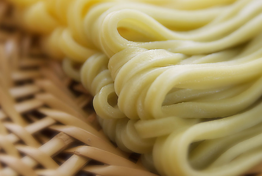 北海道幌加内産笹うどんの麺